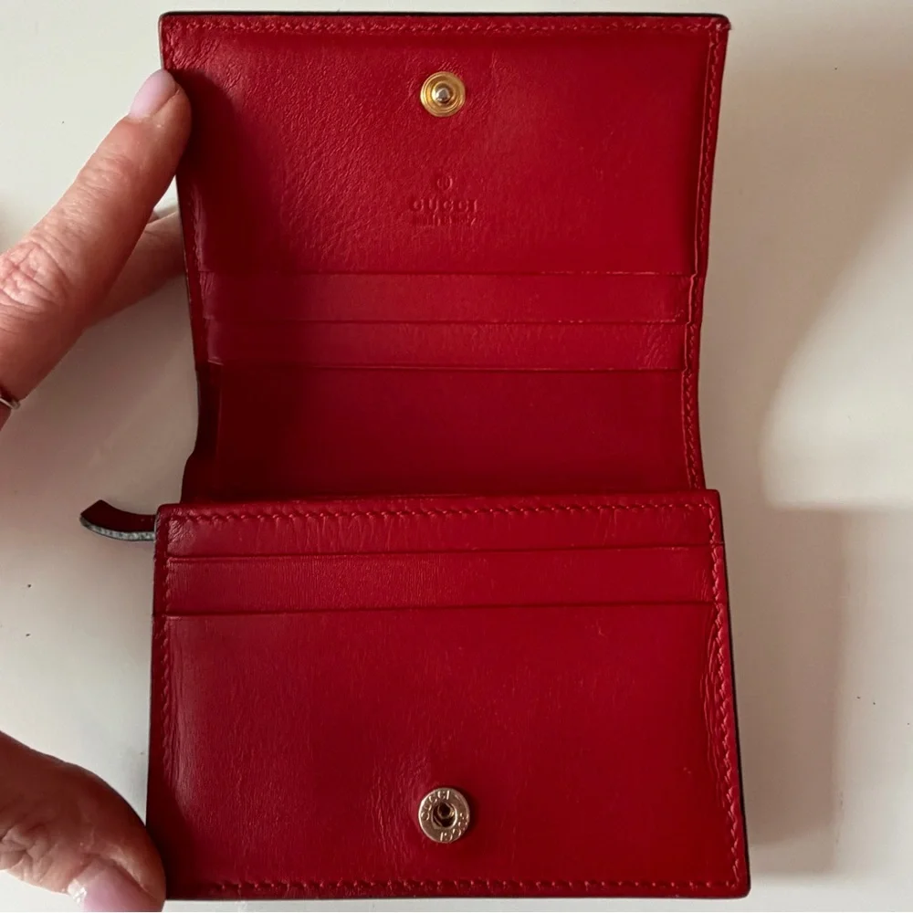 Gucci GG Blooms Supreme Compact Wallet – Red Leather Interior - Picture 3 of 11